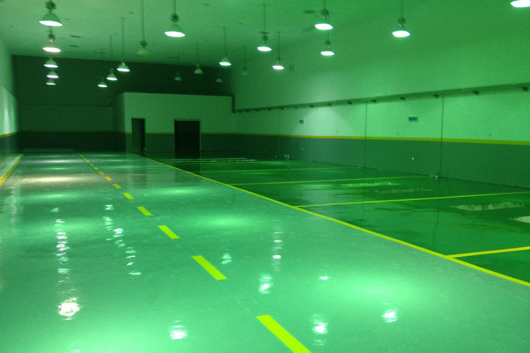 滄晟環(huán)氧樹(shù)脂地坪漆廠家淺談環(huán)氧地坪漆施工的基本常識(shí)