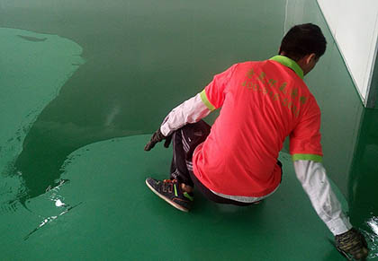 環(huán)氧防滑地坪多少錢？防靜電地板的特點是什么？