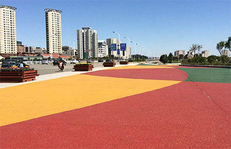 彩色防滑(耐磨)路面能否使用環(huán)氧樹脂涂料？有什么特點？