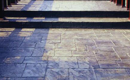 壓花地坪使用在哪些地方？壓花地坪有什么特點？