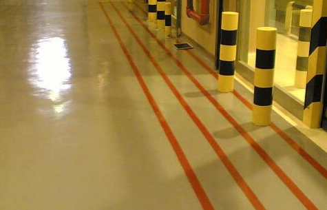 環(huán)氧地坪漆出現(xiàn)滲色和浮色原因是什么？如何解決？